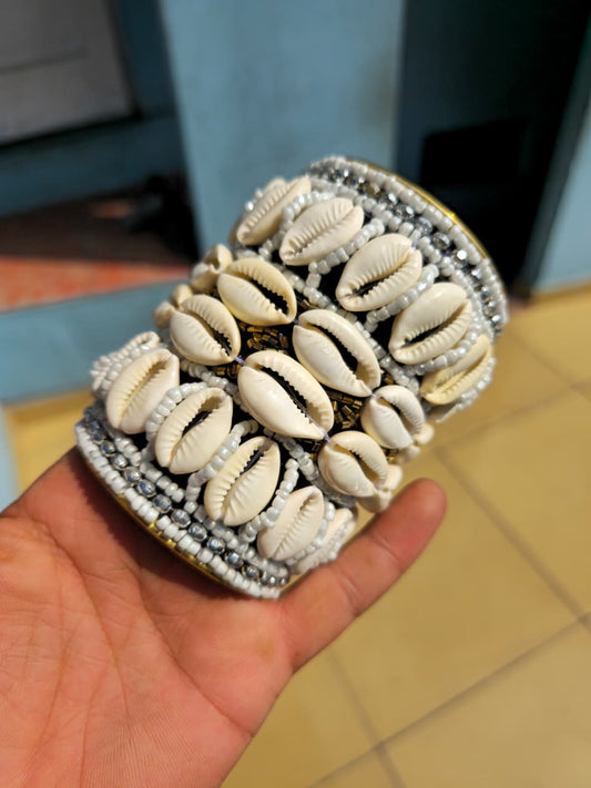 Lungi Titi Cowries Beaded Bracelet