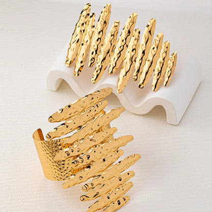 Kissy  Titi Metal Hammer Pattern Long Oval Splicing Water Wave Design Bracelet Ring Two-Piece Set