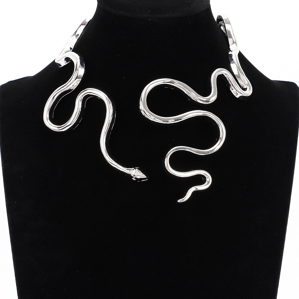 Queen Aisha Alloy Necklace