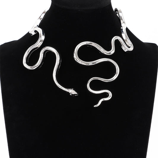 Queen Aisha Alloy Necklace