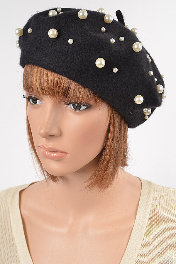 Queen Marian Fashionable Hat With Pearl Details.