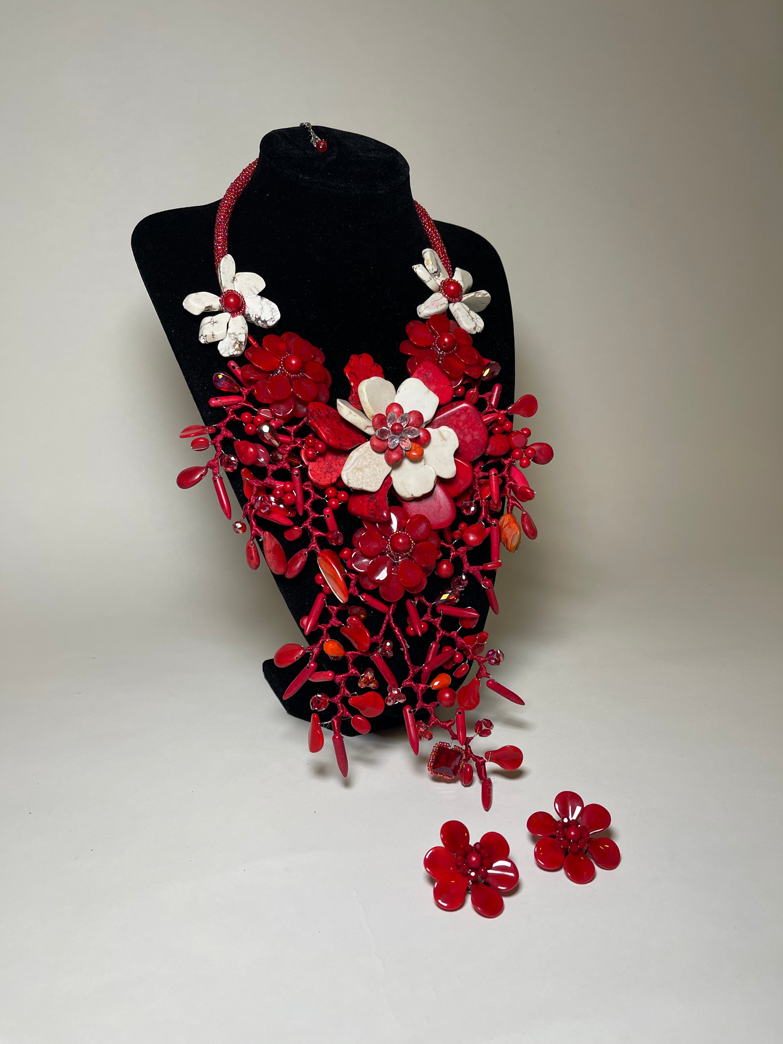 Red and white Handmade Flowers Necklace set