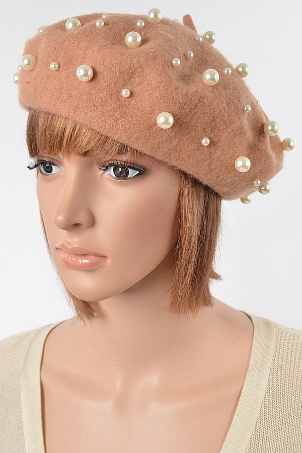 Queen Marian Fashionable Hat With Pearl Details.
