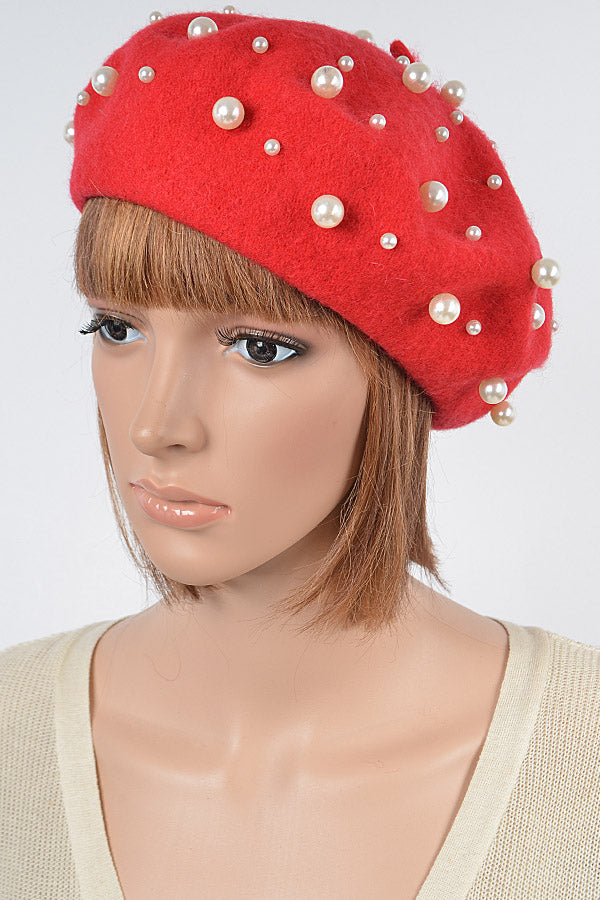 Queen Marian Fashionable Hat With Pearl Details.